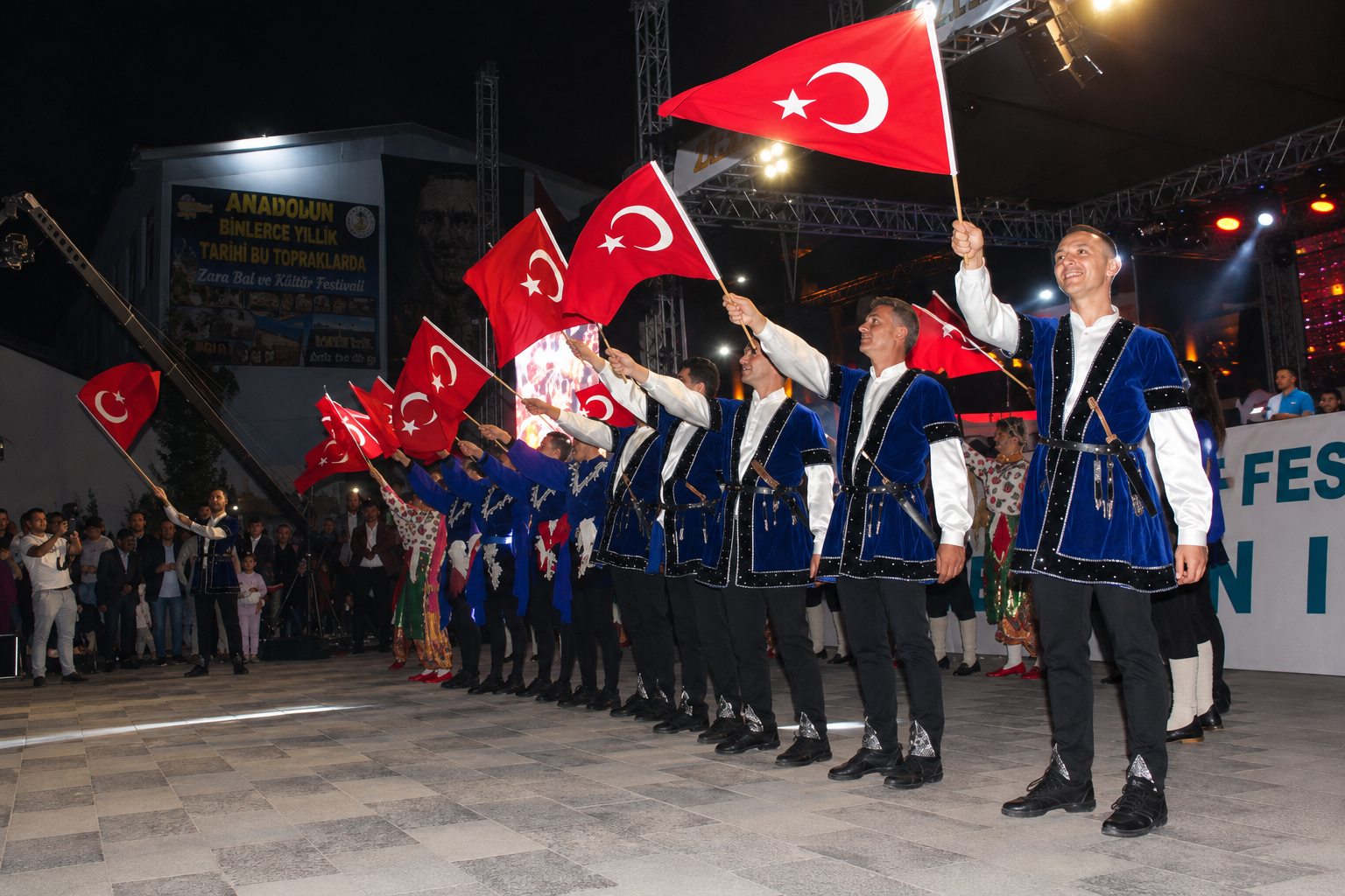 Geçmiş yılların  Zara Bal ve Kültür Festivali görselleri