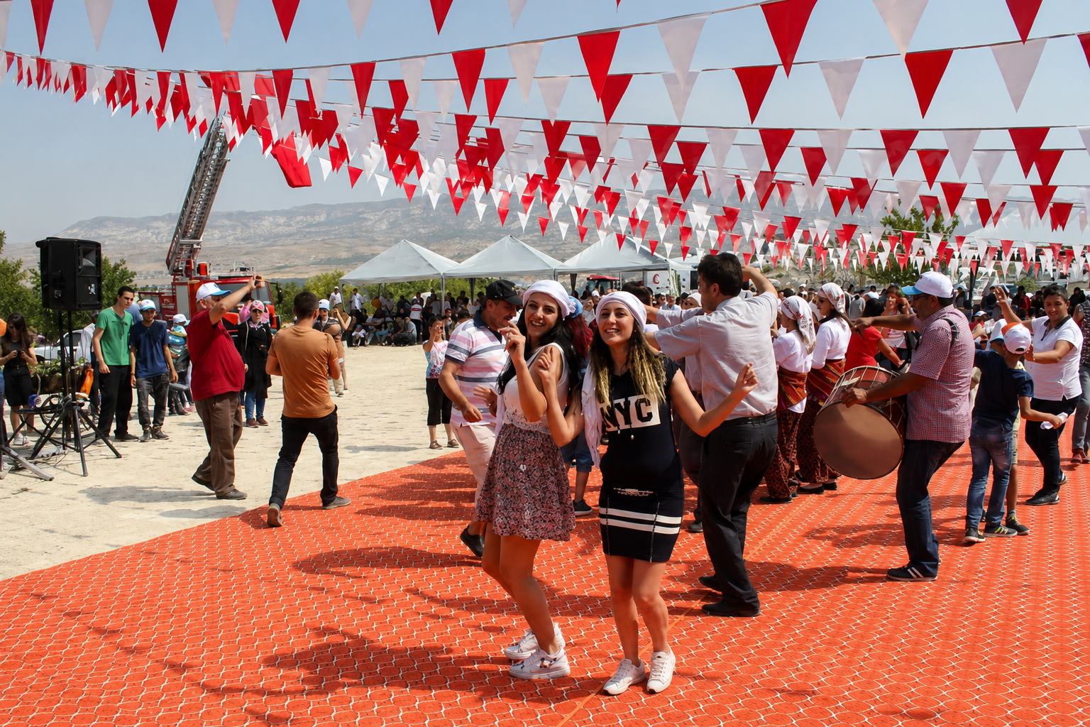 Geçmiş yılların Ürgüp Uluslararası Bağ Bozumu Festivali görselleri