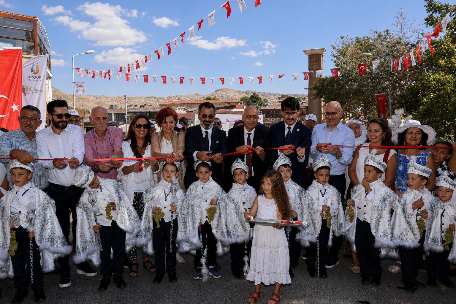 Geçmiş yılların Ürgüp Uluslararası Bağ Bozumu Festivali görselleri