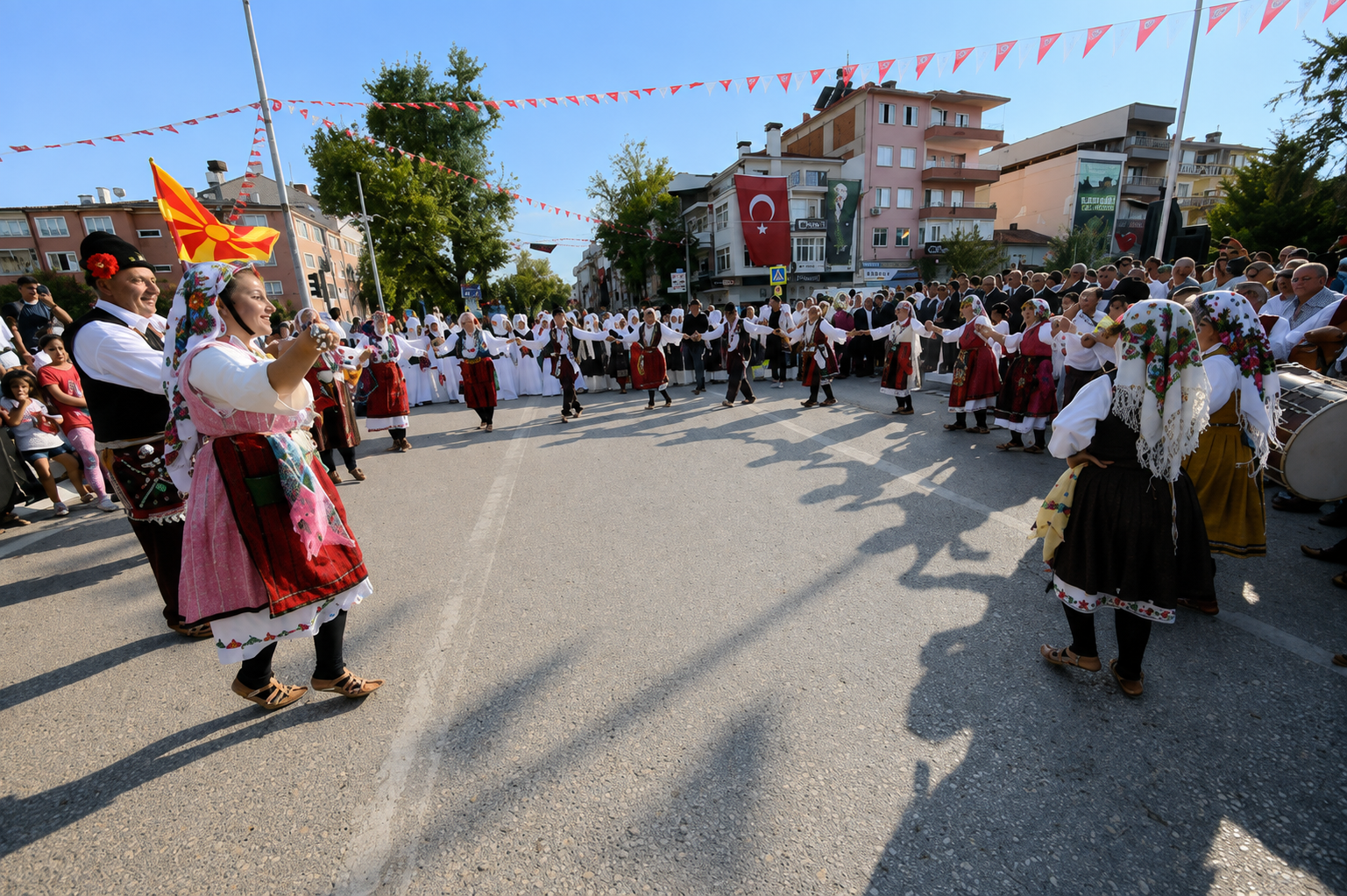 Geçmiş yılların Uluslararası Altın Biber Festivali görselleri