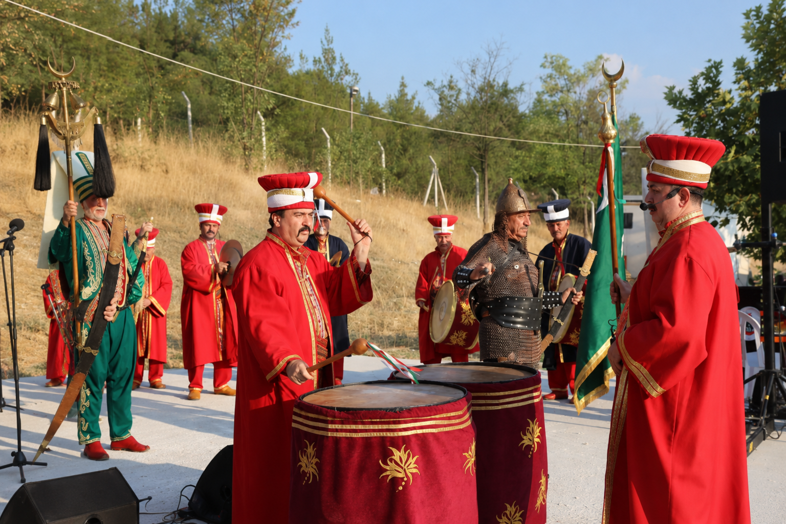 Yapılmış Bursa'nın Fethi 700. Yıl İlçe Şenlikleri görselleri