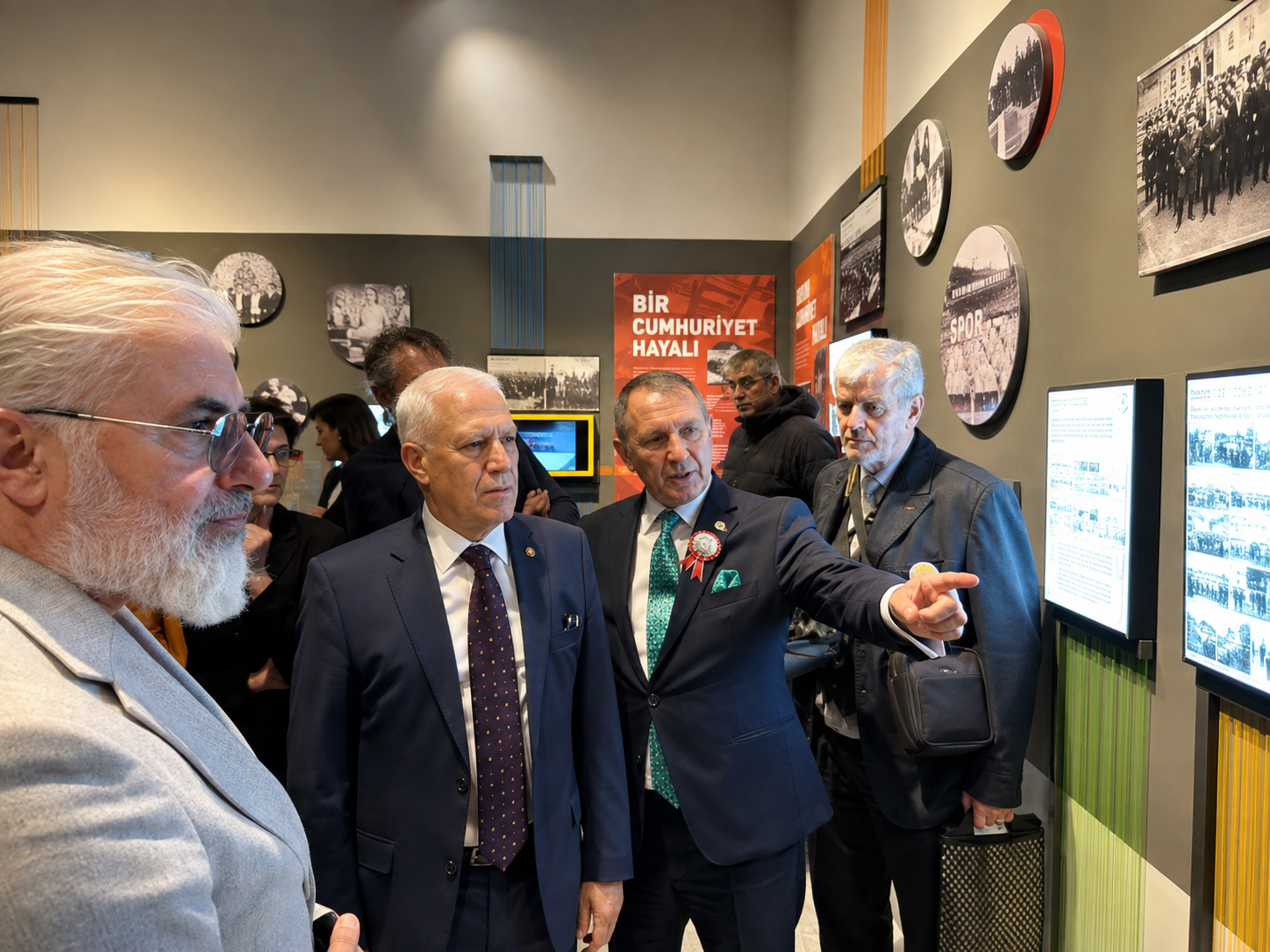 Geleceği Dokuyan Fabrika Merinos Sergisi Görselleri