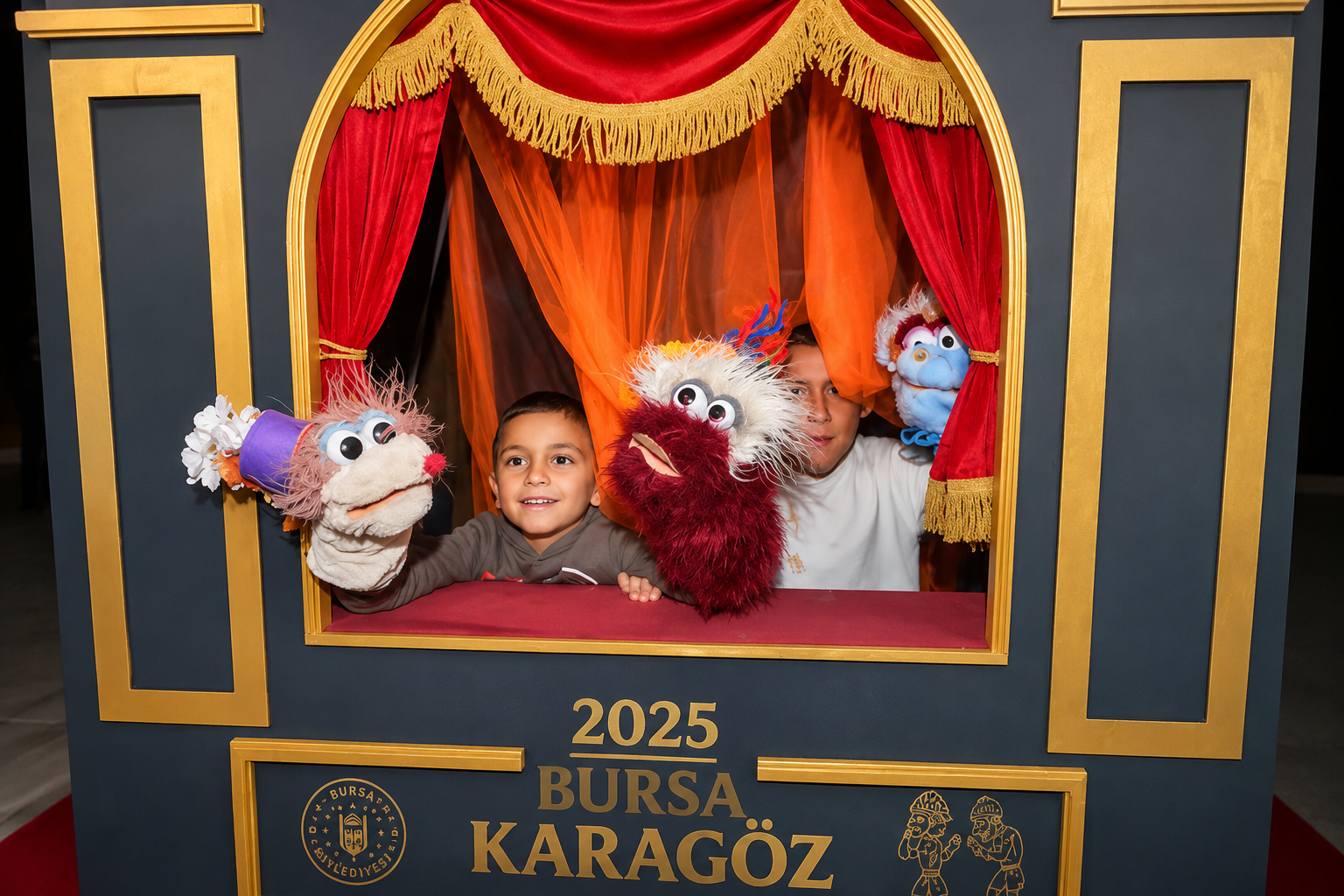 Geçmiş yılların  Uluslararası Bursa Karagöz Kukla ve Gölge Oyunları Festivali görselleri