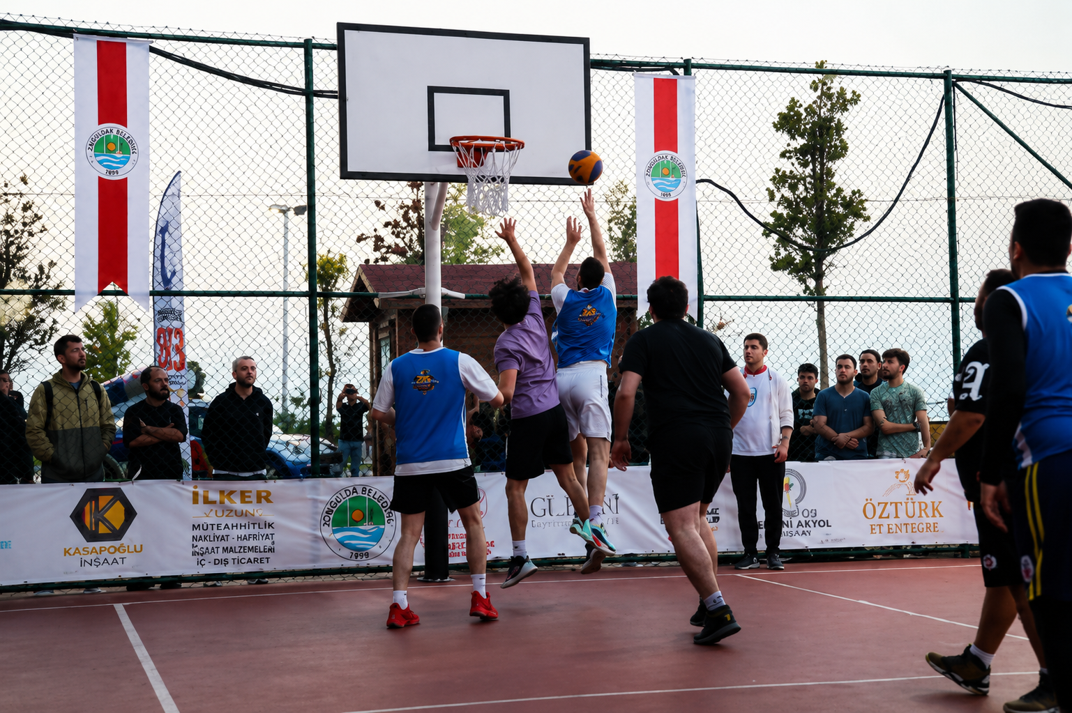 Geçmiş yılların Zonguldak 3x3 Sokak Basketbolu Turnuvası görselleri
