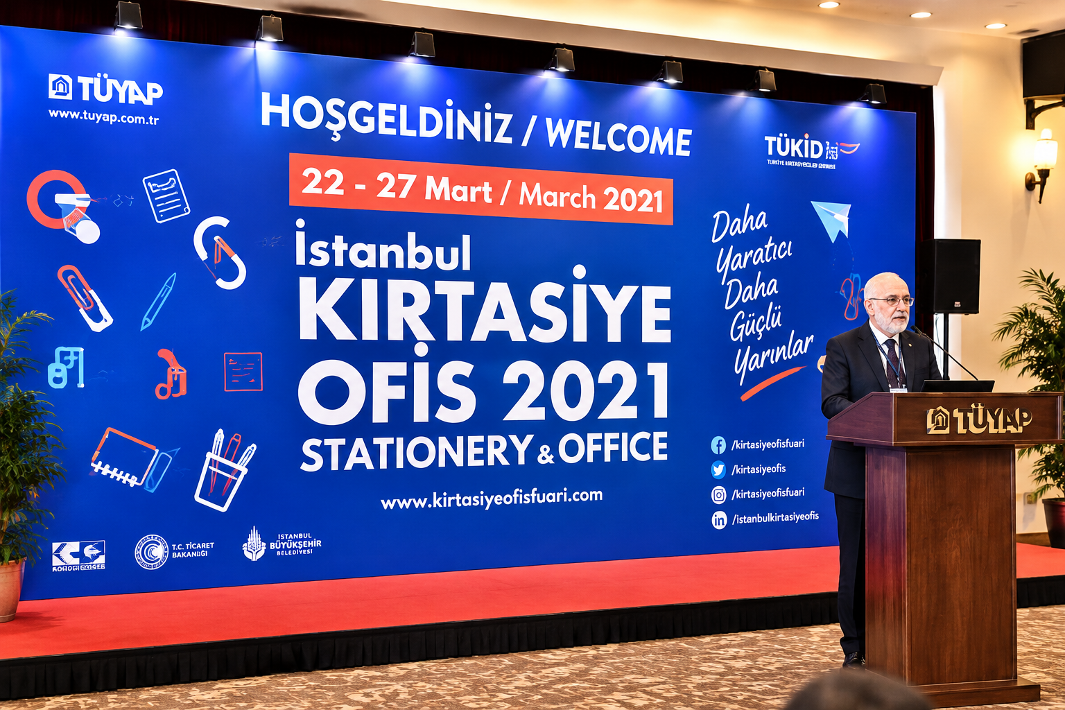 Geçmiş yılların İstanbul Kırtasiye Fuarı görselleri