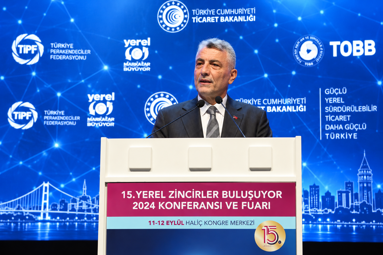 Geçmiş yılların Perakende Zirvesi görselleri