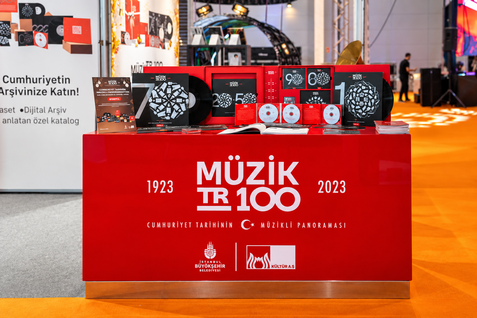 Geçmiş yılların İMEEF Müzik Endüstrileri Fuarı görselleri