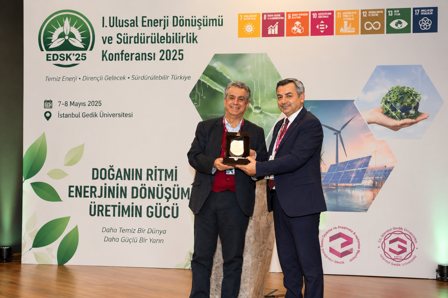 Geçmiş yılların Enerji Dönüşümü ve Sürdürülebilirlik Konferansı görselleri