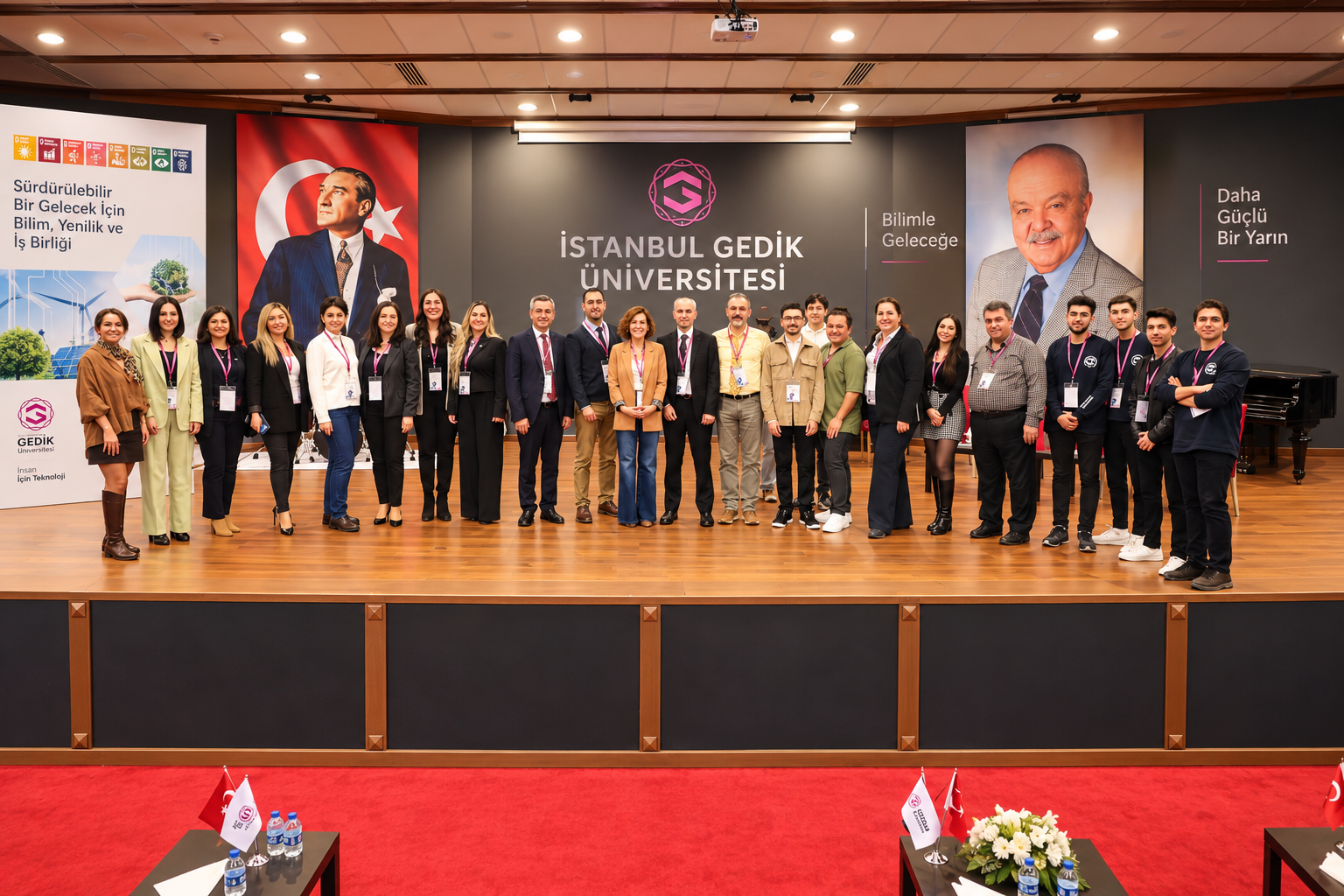 Geçmiş yılların Enerji Dönüşümü ve Sürdürülebilirlik Konferansı görselleri