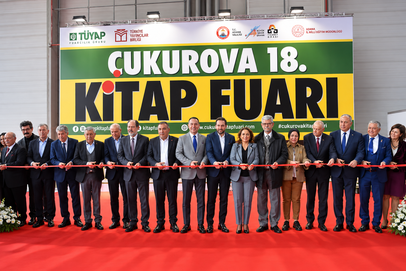 Geçmiş yılların Çukurova Kitap Fuarı görselleri