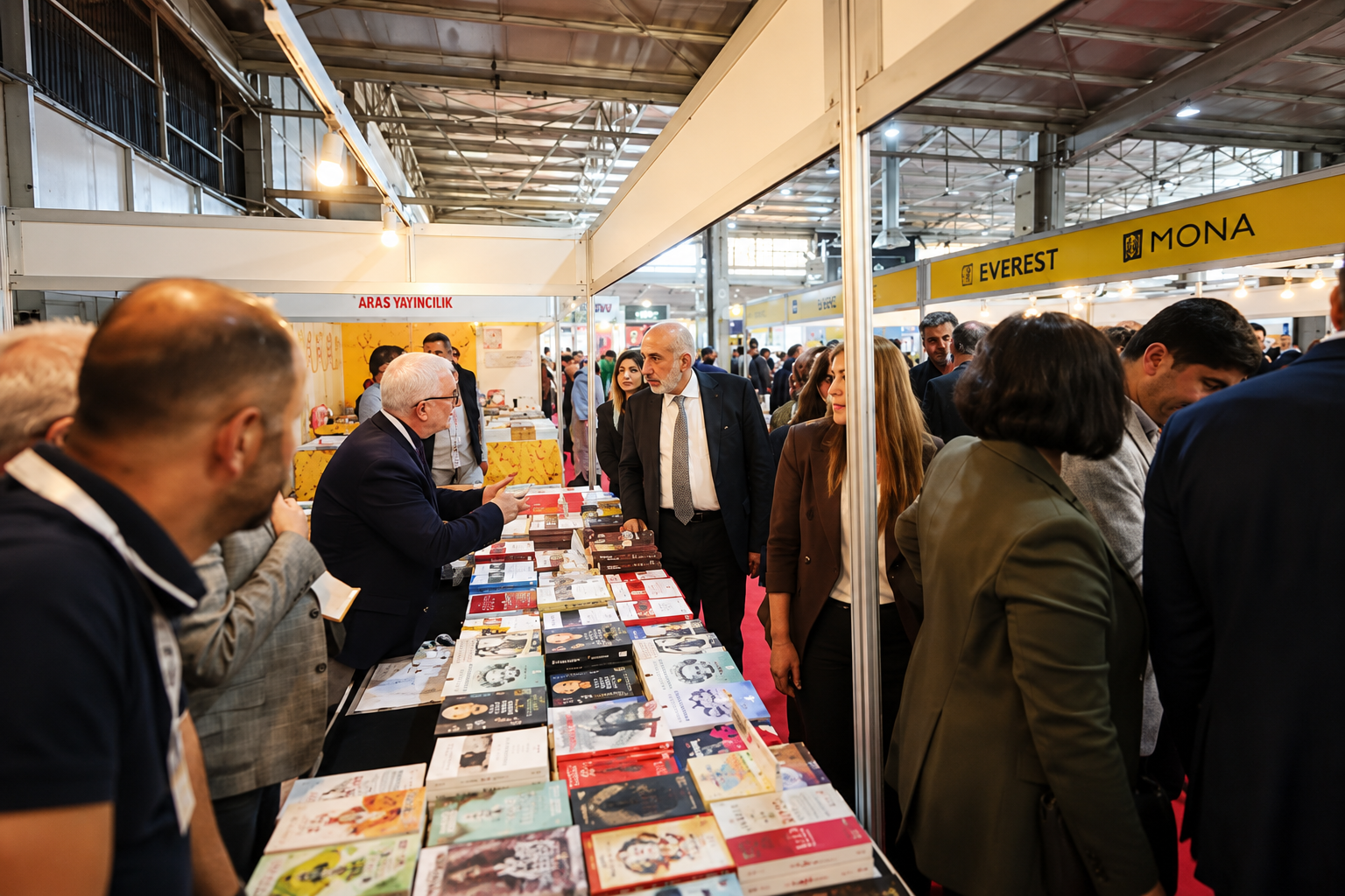 Geçmiş yılların Diyarbakır Kitap Fuarı görselleri