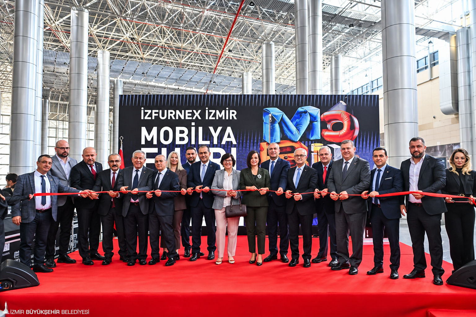 Geçmiş yılların İZFURNEX İzmir Mobilya Fuarı görselleri
