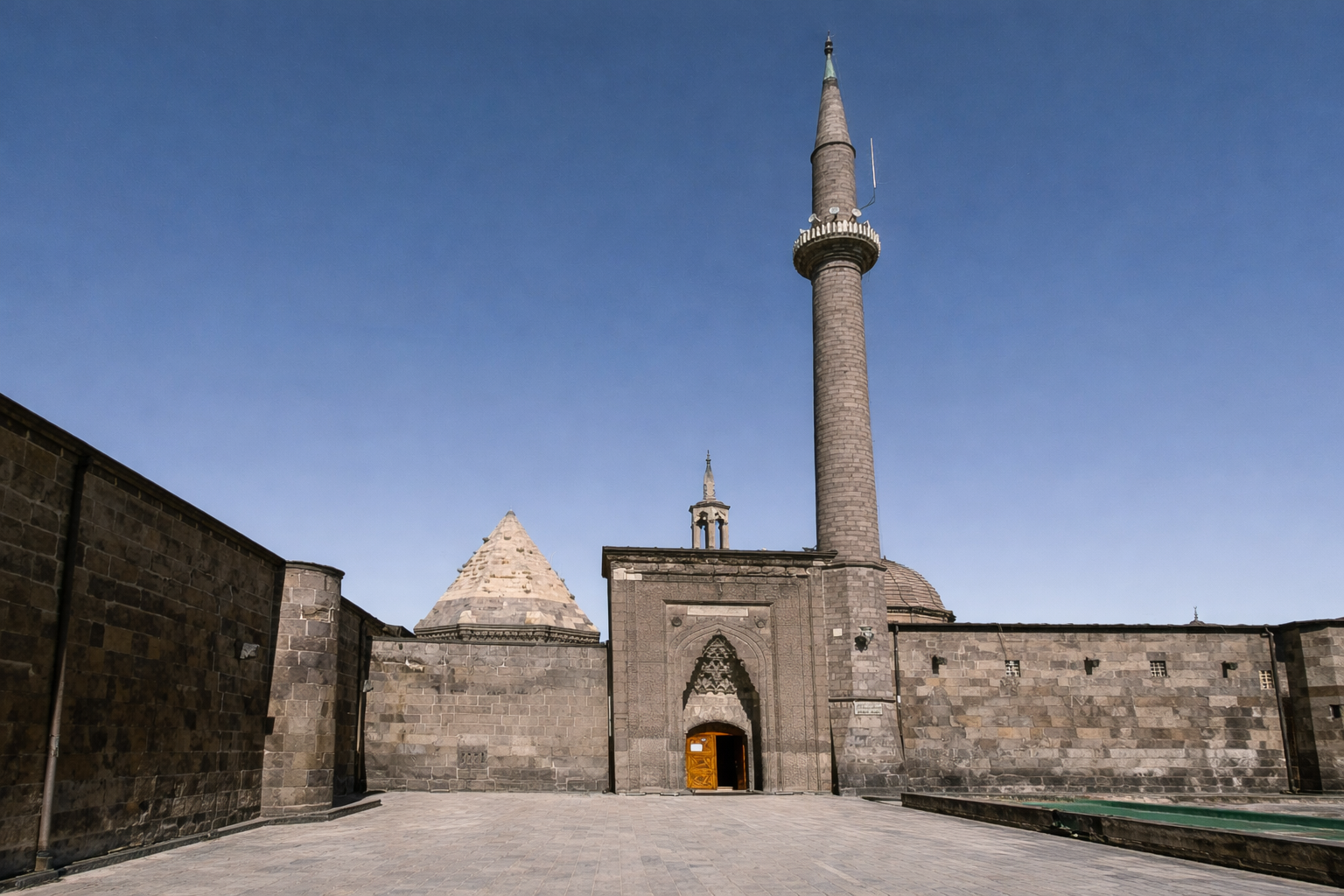 Hunat Hatun Külliyesi