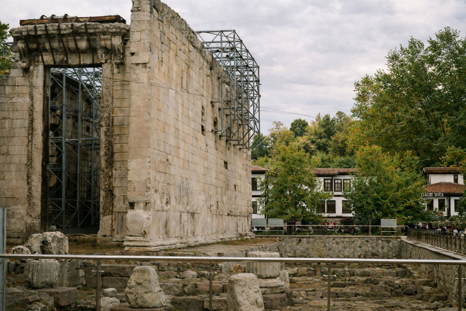 Augustus Tapınağı