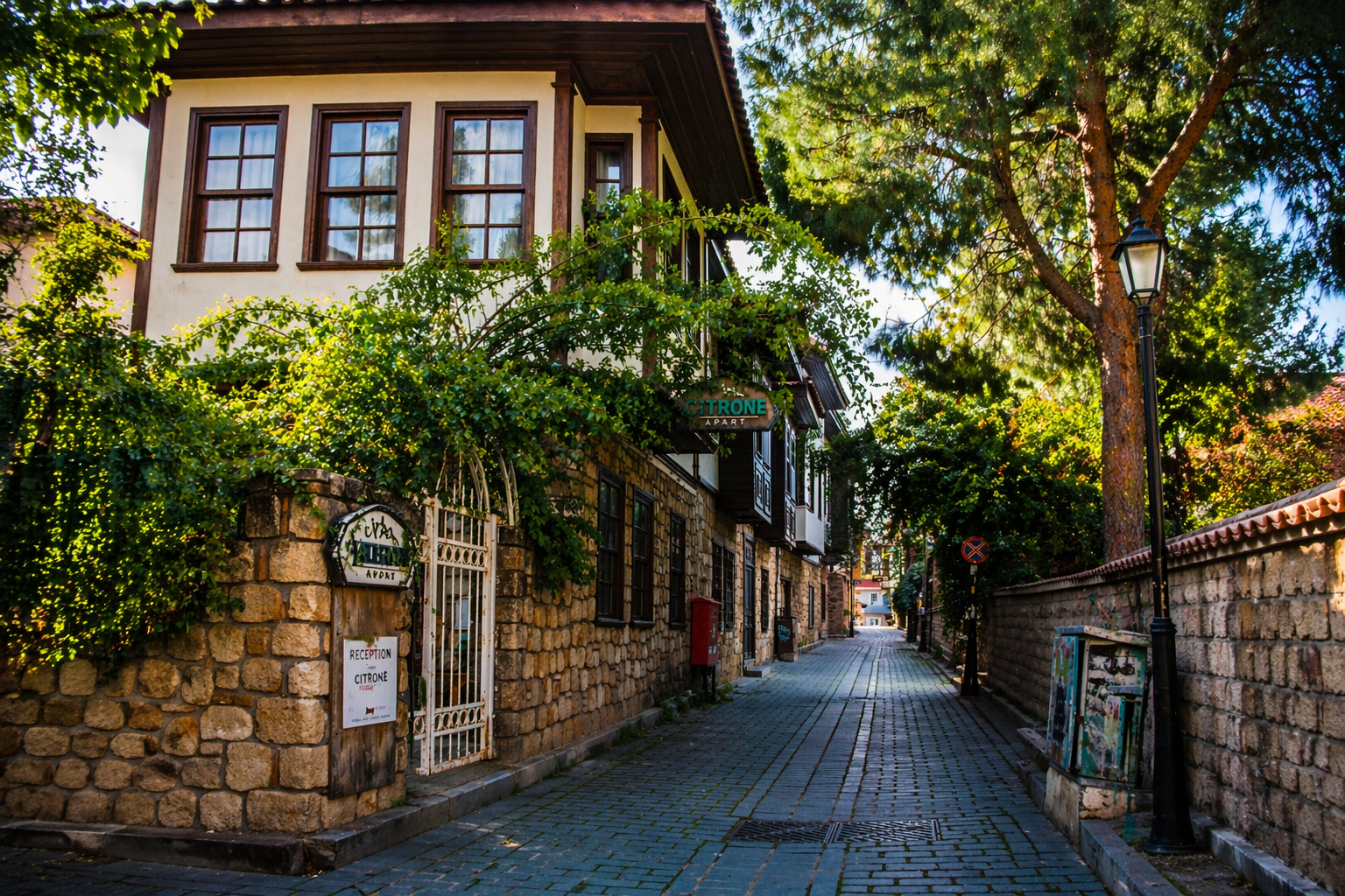 Antalya Galerisi 