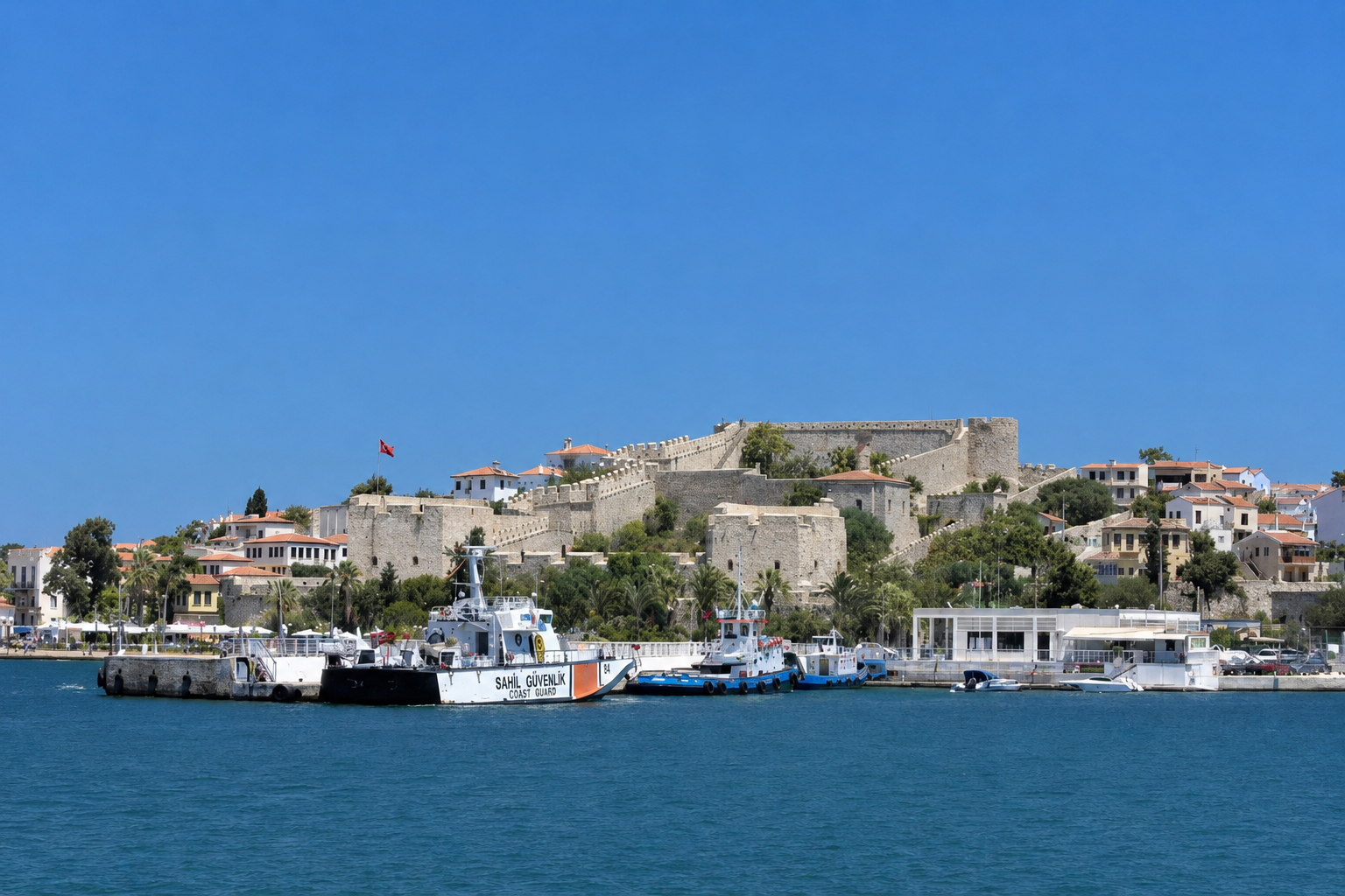 Çeşme Kalesi — İzmir kültür rotası görseli