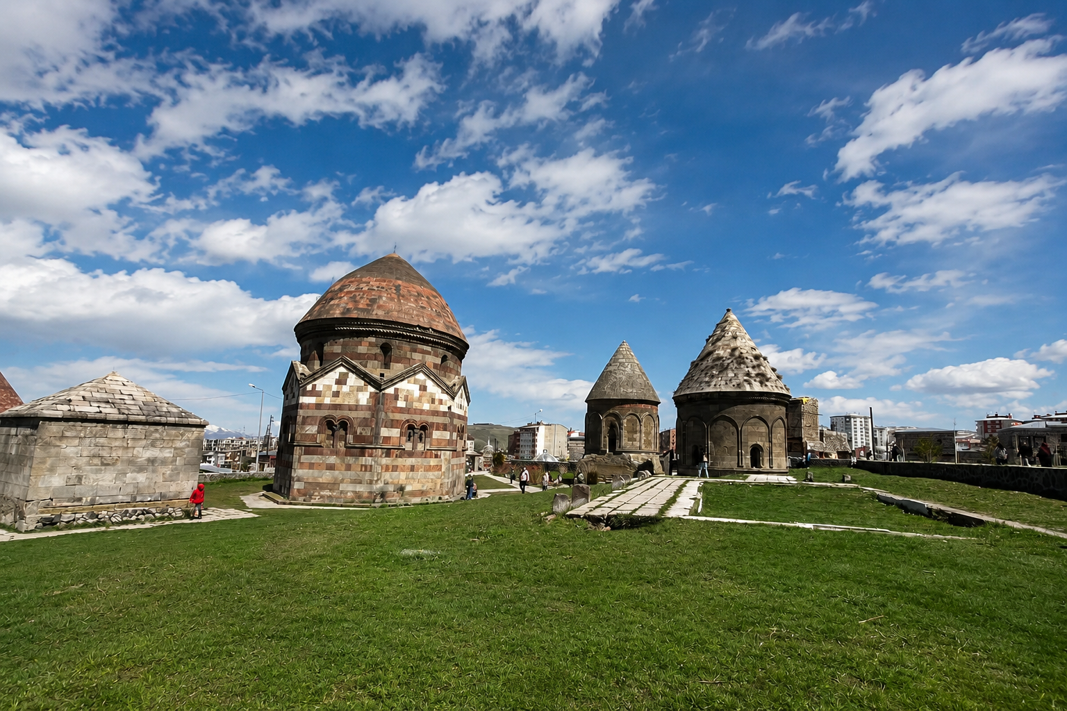 Üç Kümbetler — Erzurum kültür rotası görseli