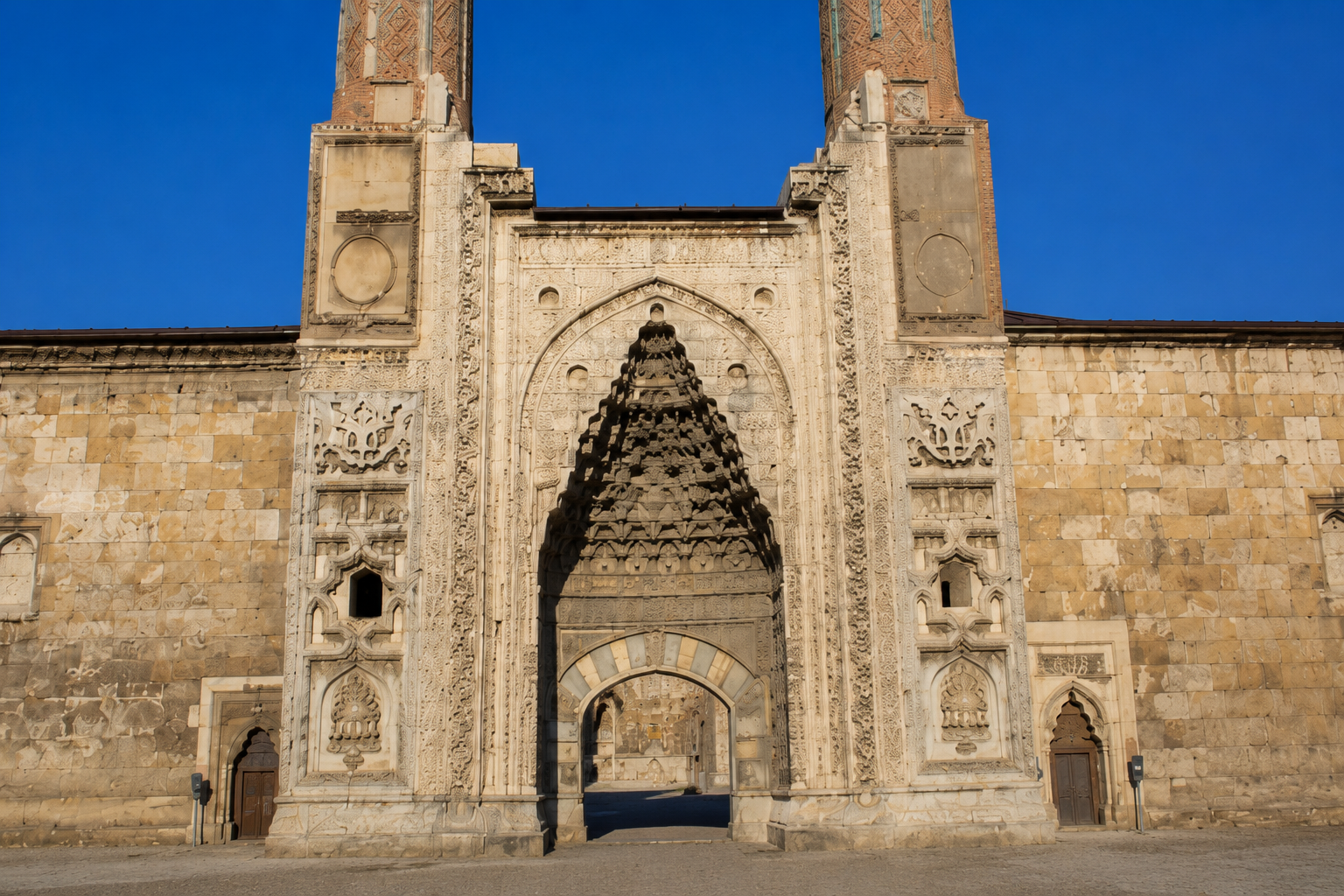 Çifte Minareli Medrese — Sivas kültür rotası görseli